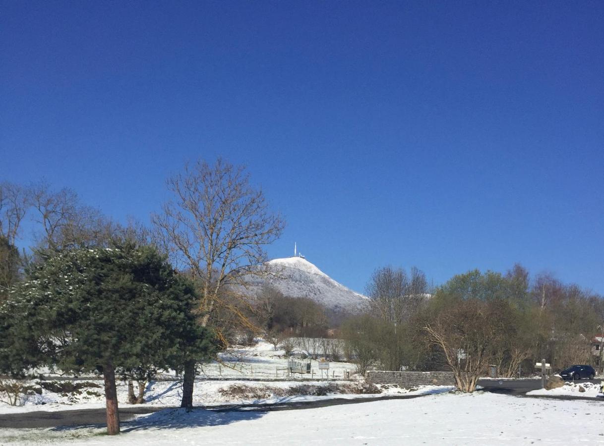 Appart' Cote Puy-De-Dome Orcines Exterior foto